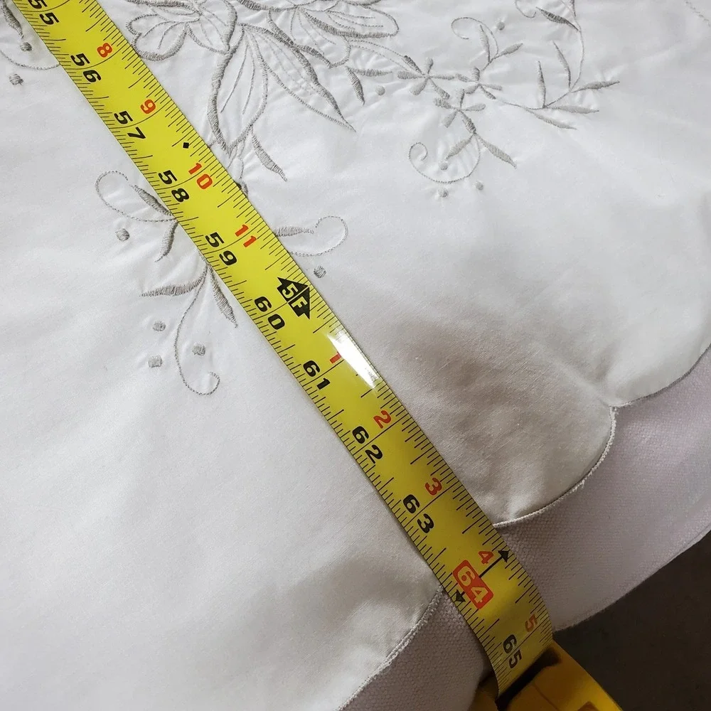 Embroided White Scalloped Edge Cotton Tablecloth Vtg‎ Masjien Embroid 80x84 Vtg
